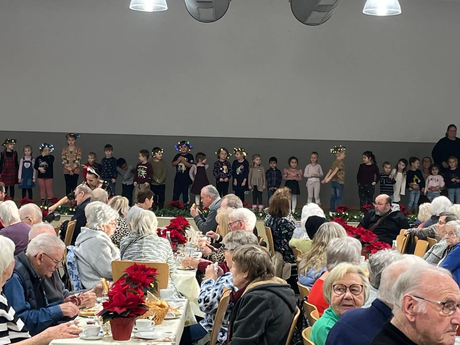 Unsere Patientenweihnachtsfeier 2025 Pflegeteam-Raphael